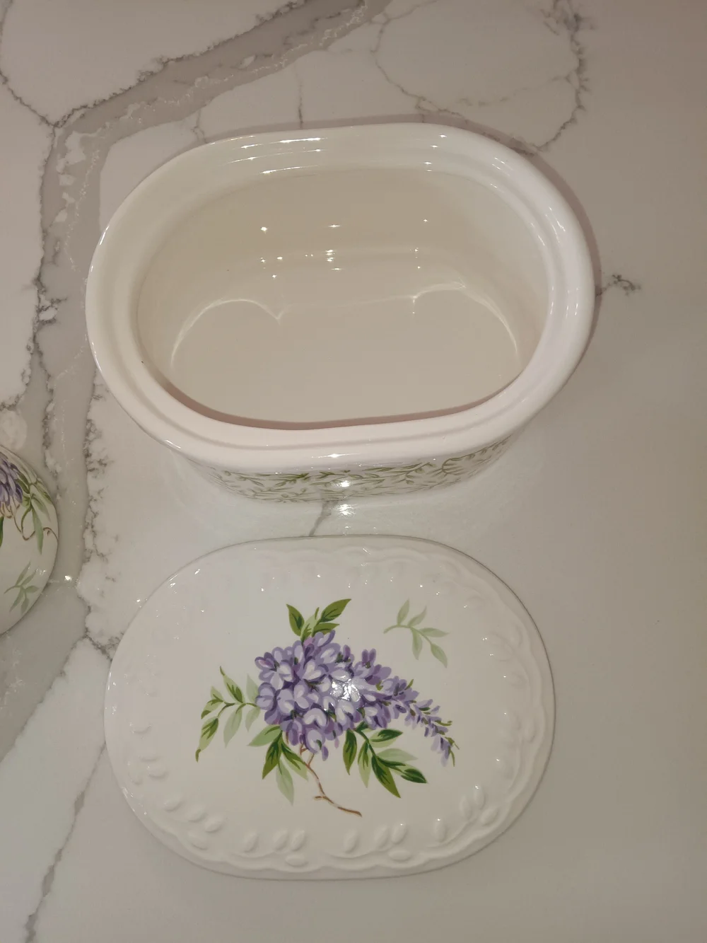 Liz Claiborne Wisteria Ceramic Lotion Bottle and Container Set Early 2000's